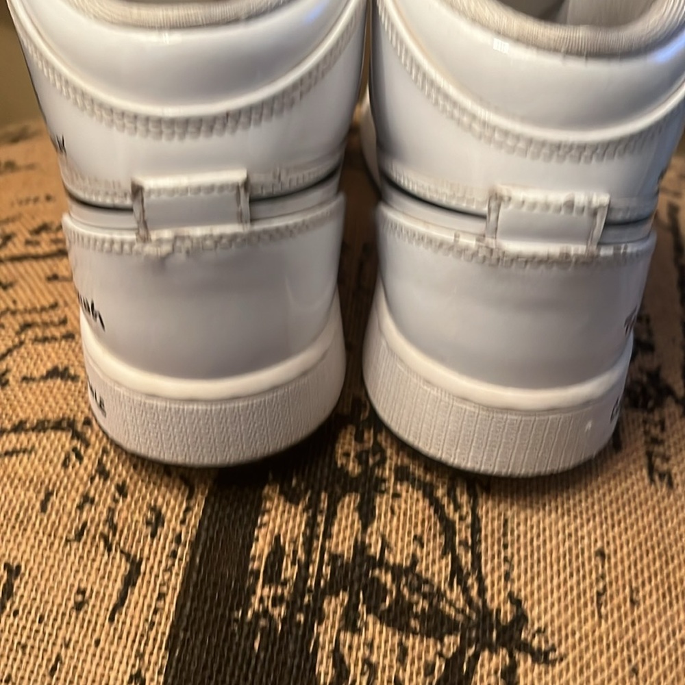 Air Jordan 1 Mid - Picture 8 of 11